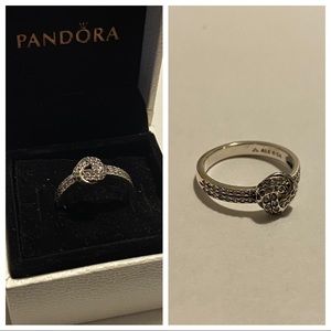 Shimmering Knot Ring